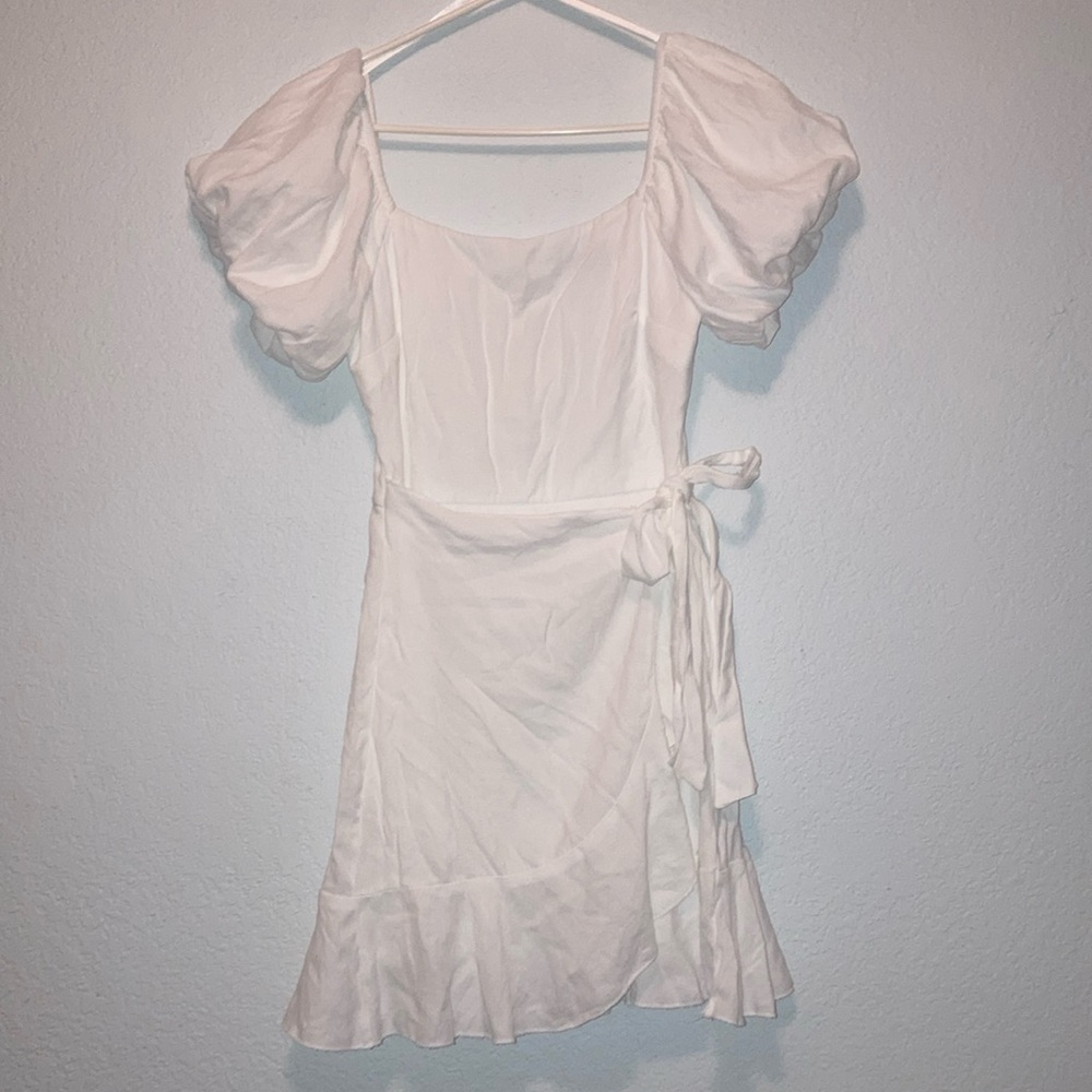 Elegant White Puff Sleeve Dress